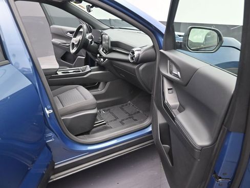 Used 2025 Chevrolet Equinox LT FWD image 15
