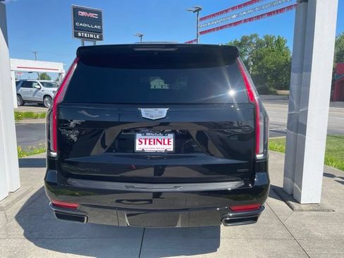 Used 2024 Cadillac Escalade Sport Platinum w/ LPO, ONYX Package AWD/4WD image 5