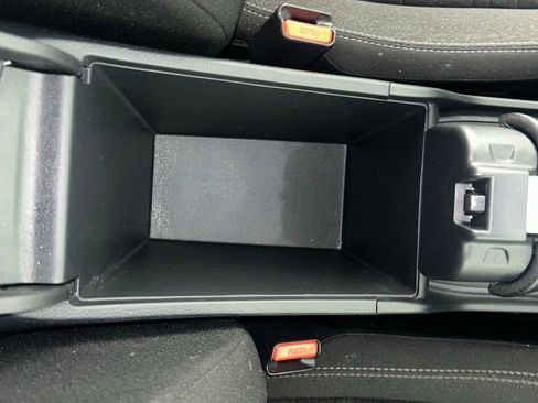 Used 2025 Honda HR-V LX image 10