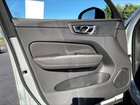 New 2026 Volvo XC60 B5 Core image 24