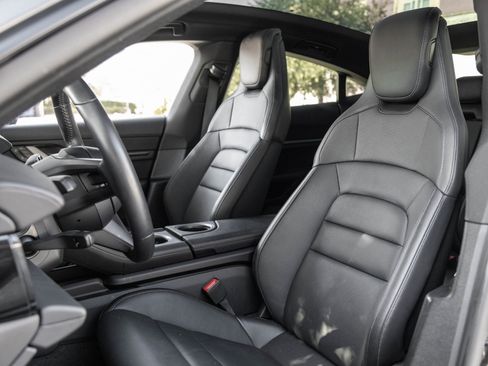 Certified 2025 Porsche Taycan image 5