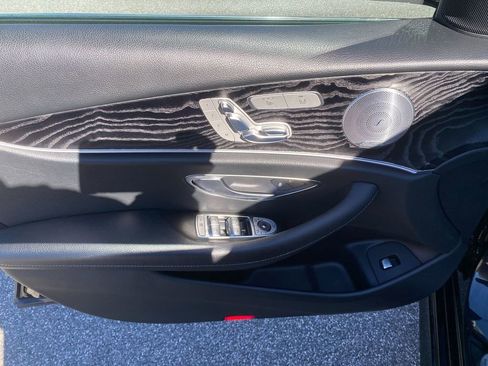 Used 2017 Mercedes-Benz E 300 4MATIC image 11