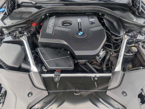 Used 2019 BMW 530i xDrive w/ Premium Package image 9