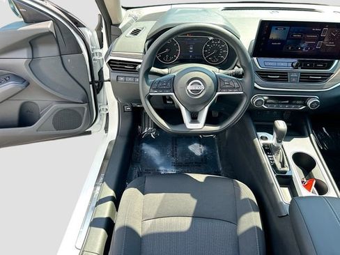 New 2026 Nissan Altima 2.5 SV FWD image 17