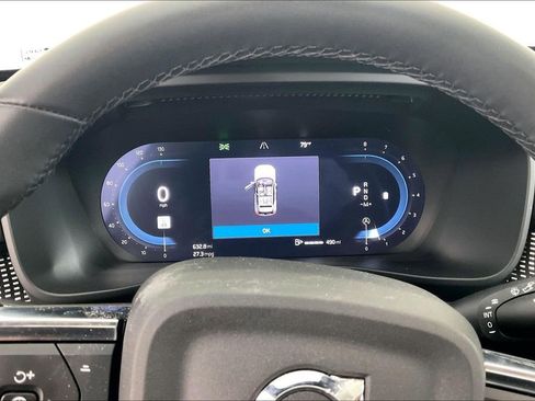 Certified 2025 Volvo XC40 B5 Plus image 29