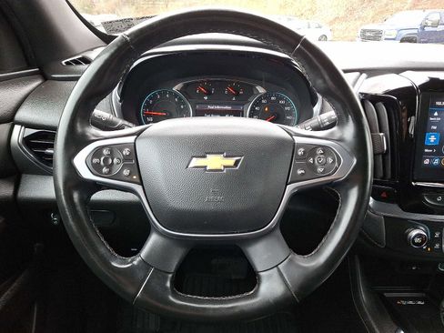 Used 2023 Chevrolet Traverse LT image 19