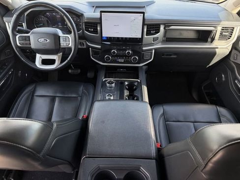 Used 2024 Ford Expedition Max XLT image 12