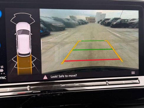 Used 2024 Volkswagen Atlas Cross Sport SEL R-Line image 27