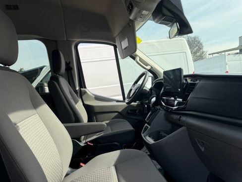 Used 2025 Ford Transit 350 XLT image 8