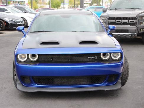 Used 2019 Dodge Challenger SRT Hellcat RWD image 3