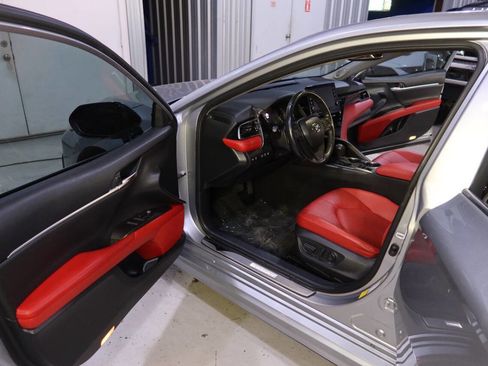 Used 2022 Toyota Camry XSE image 18