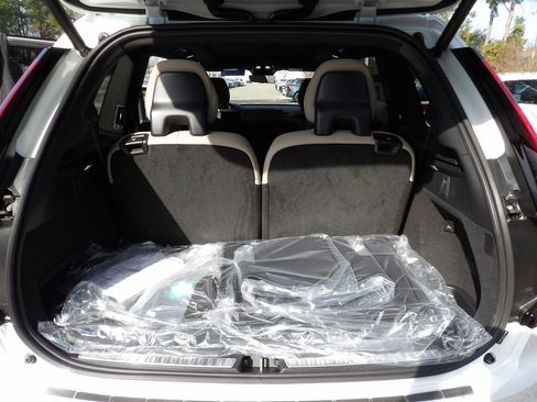 New 2026 Volvo XC90 B6 Plus w/ Protection Package Premier AWD/4WD image 27