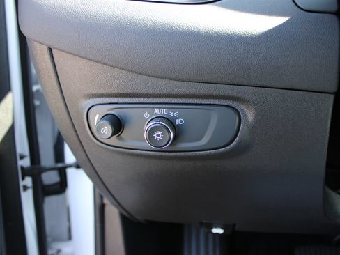 Certified 2024 Chevrolet Equinox LT FWD image 12