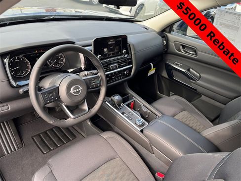 New 2025 Nissan Pathfinder SV w/ SV Premium Package image 16