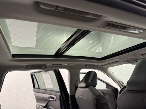 Used 2021 Toyota Highlander Limited image 30