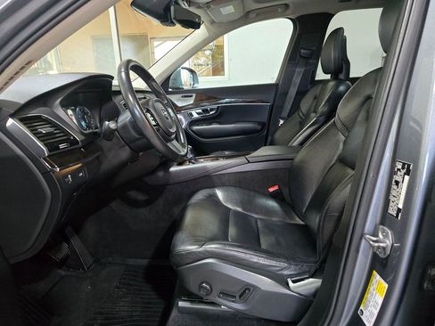 Used 2016 Volvo XC90 T6 Momentum w/ Momentum Plus Package image 22