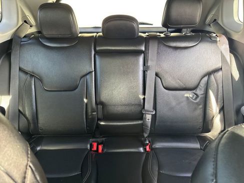 Used 2022 Jeep Compass Latitude image 36