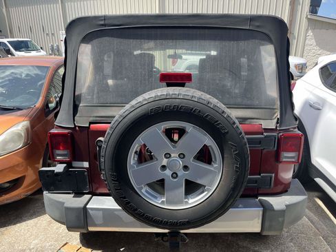 Used 2008 Jeep Wrangler Unlimited Sahara w/ Dual Top Group image 3