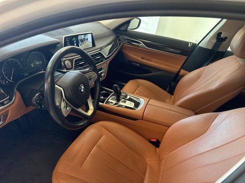 Used 2017 BMW 740i RWD image 13