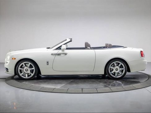 Used 2020 Rolls-Royce Dawn RWD image 2