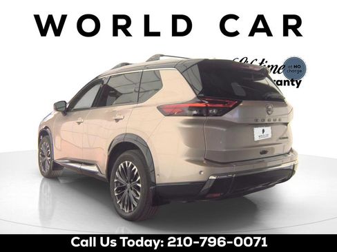 Used 2025 Nissan Rogue Platinum FWD image 3
