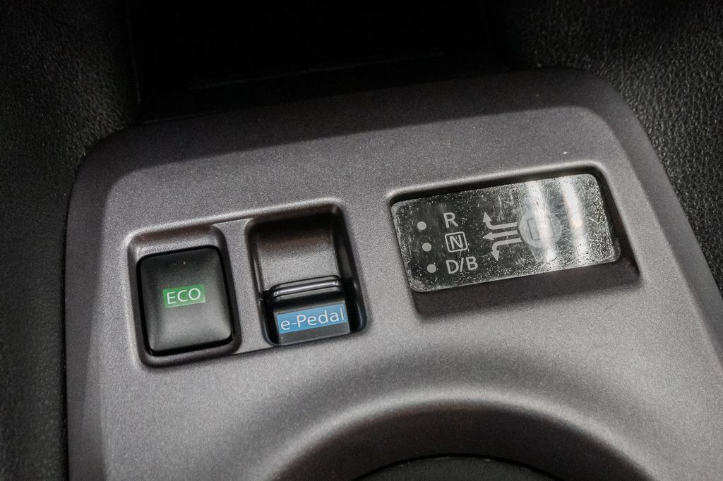 Used 2025 Nissan Leaf S FWD image 21