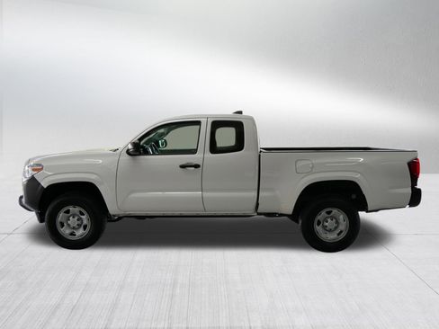 Certified 2022 Toyota Tacoma SR image 5