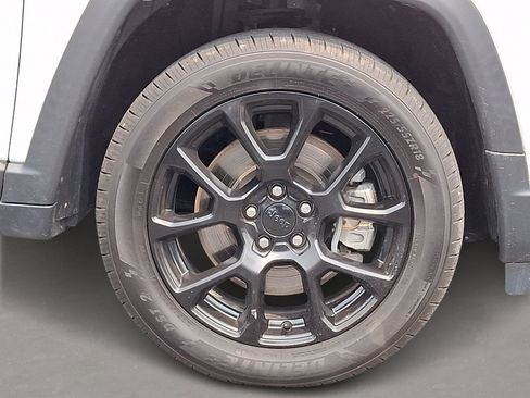 Used 2023 Jeep Compass Latitude w/ Convenience Group AWD/4WD image 8
