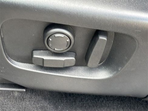 Used 2020 Land Rover Discovery Sport image 19