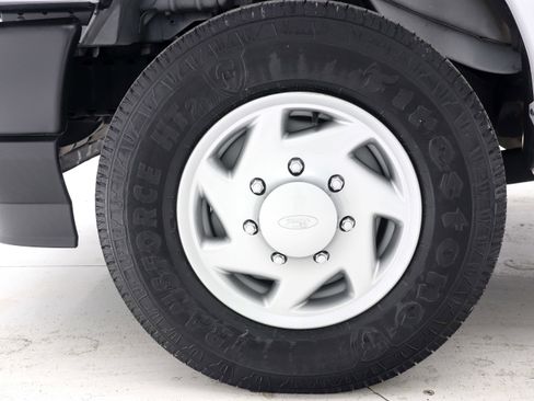 Used 2022 Ford E-350 and Econoline 350 Super Duty w/ Power Windows & Locks Group image 24