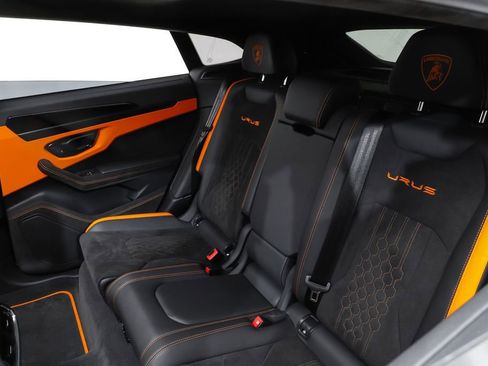 Used 2023 Lamborghini Urus S AWD/4WD image 12
