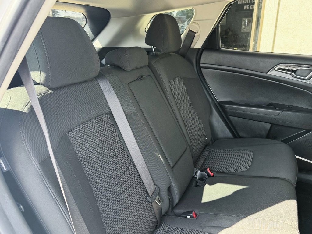 Used 2024 Kia Sportage LX FWD image 19