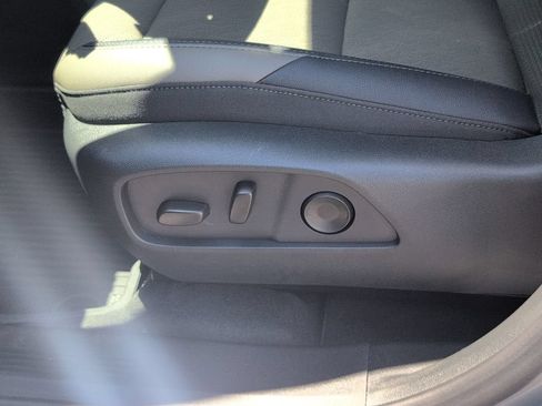 Used 2026 Chevrolet Equinox LT w/ Convenience Package II FWD image 15