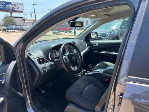 Used 2019 Dodge Journey SE w/ Premium Group FWD image 9
