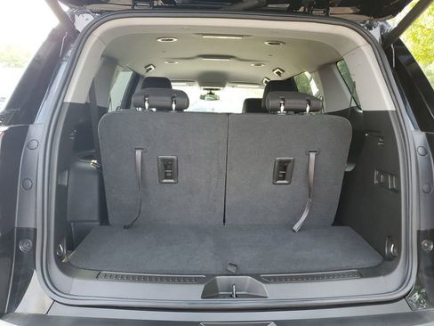 Used 2023 GMC Acadia SLE w/ Driver Convenience Package image 7