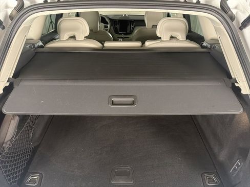 Used 2023 Volvo XC60 B5 Ultimate AWD/4WD image 38