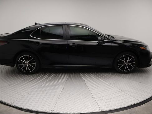 Used 2021 Toyota Camry SE w/ Audio Upgrade Package FWD image 7