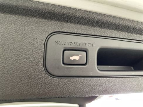 Used 2023 Honda Odyssey Elite image 16