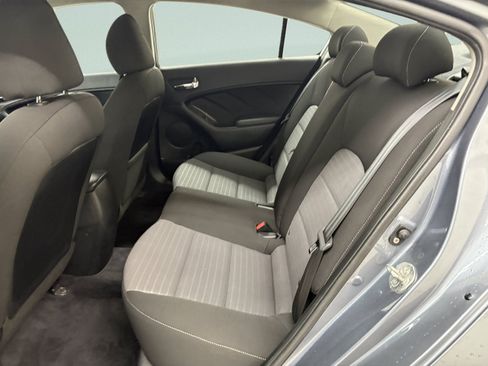 Used 2017 Kia Forte S FWD image 12