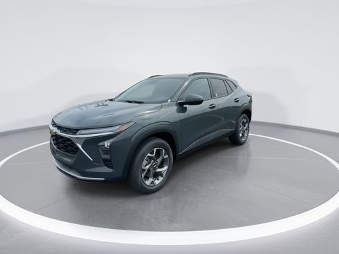 New 2026 Chevrolet Trax LT image 4