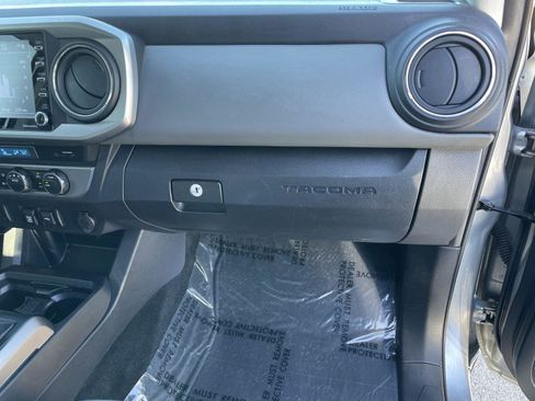 Used 2022 Toyota Tacoma SR5 image 31