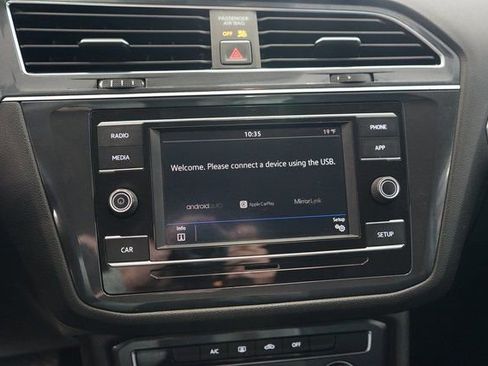 Used 2018 Volkswagen Tiguan S image 30