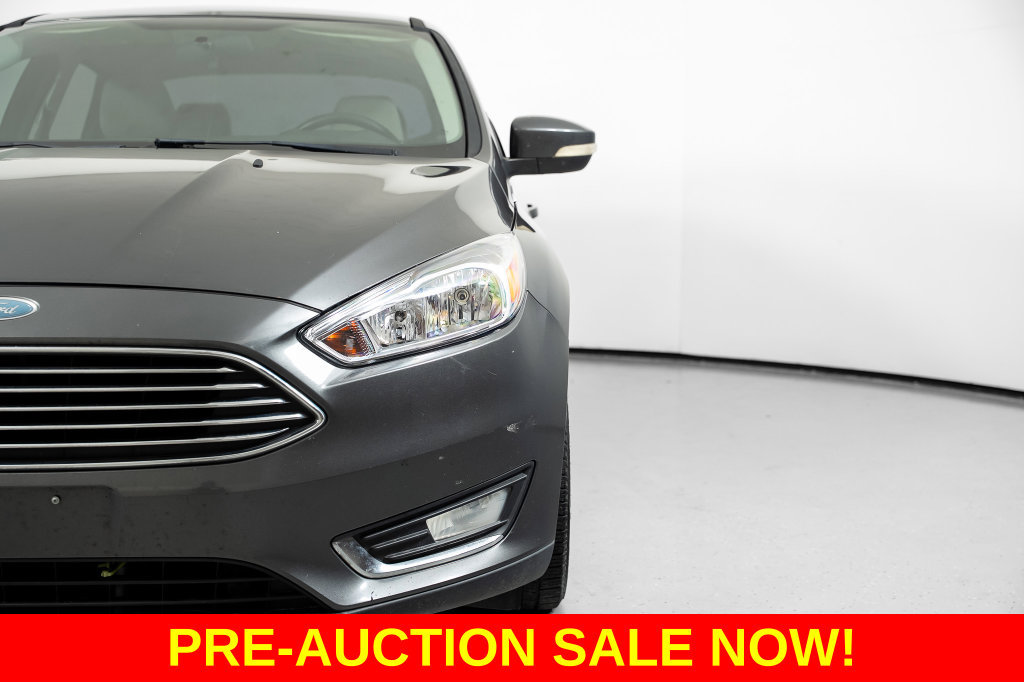 Used 2017 Ford Focus Titanium FWD image 17