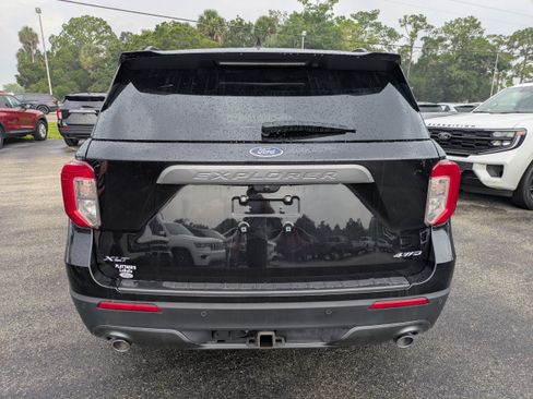 Used 2023 Ford Explorer XLT w/ Equipment Group 202A AWD/4WD image 5