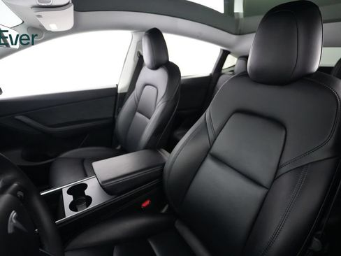 Used 2022 Tesla Model Y Long Range AWD/4WD image 4