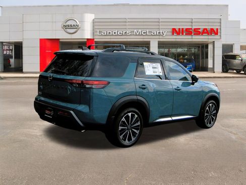 New 2026 Nissan Pathfinder Platinum image 3
