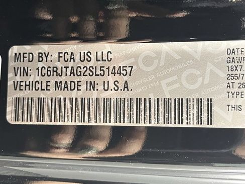 New 2025 Jeep Gladiator Sport w/ Premium Package image 9