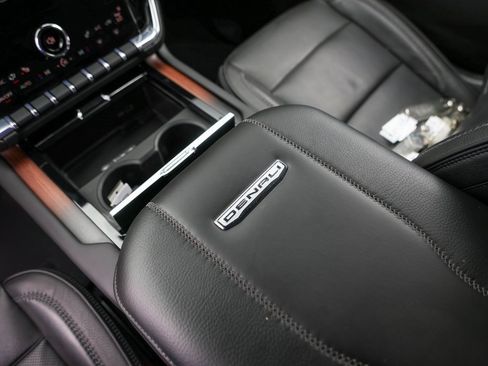 Used 2025 GMC Yukon Denali image 20