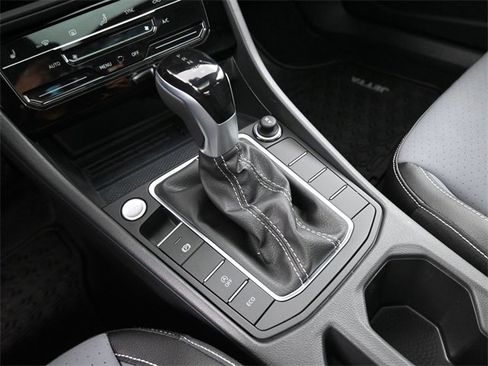 New 2025 Volkswagen Jetta SE image 9