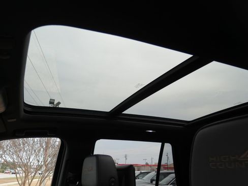 Used 2023 Chevrolet Tahoe High Country image 15